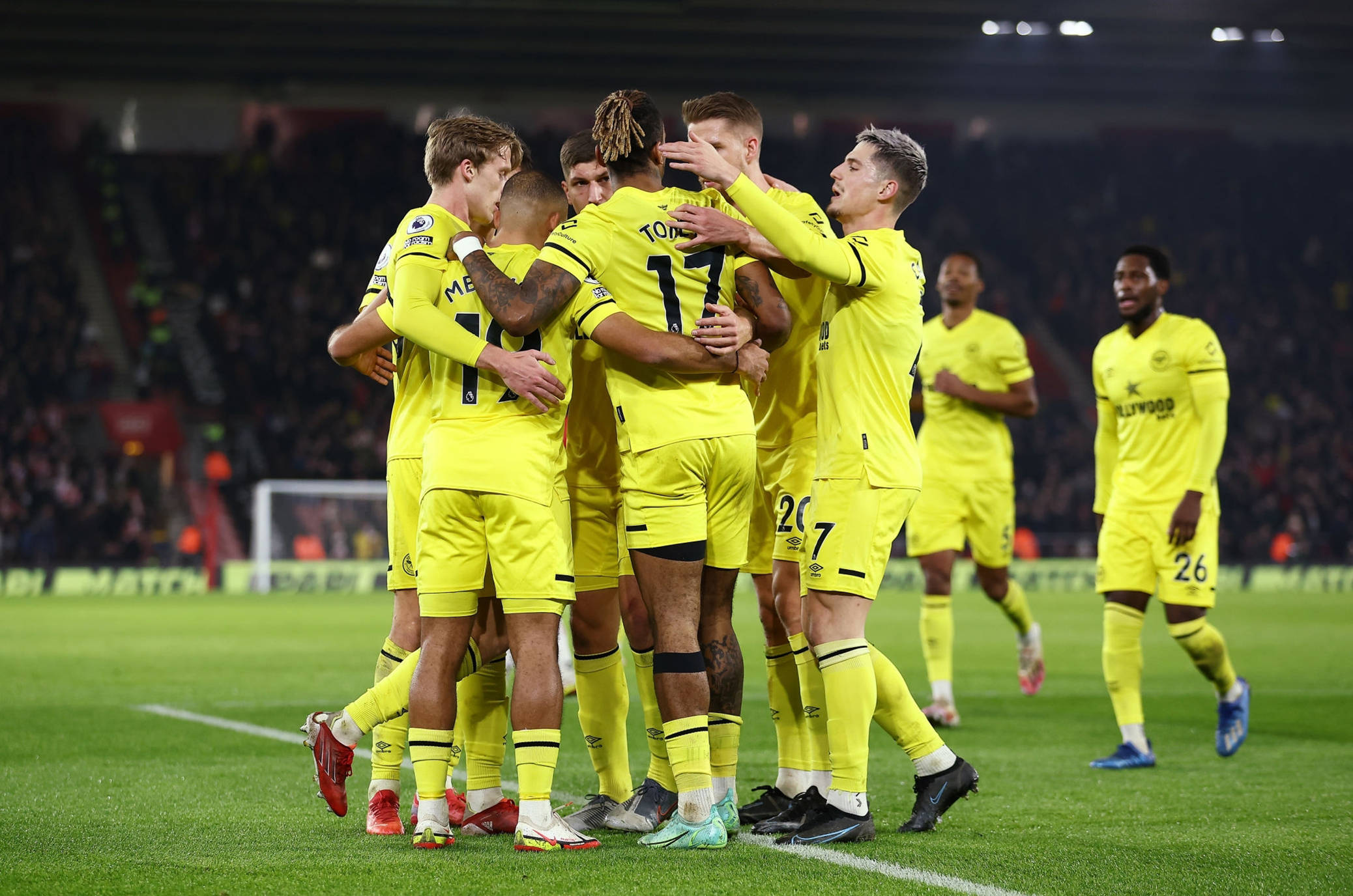 仅吸引了球 仅吸引了球